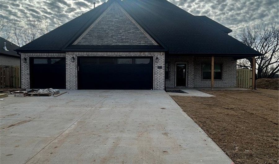 3313 SW Lucretia Rd, Bentonville, AR 72713 - 4 Beds, 3 Bath