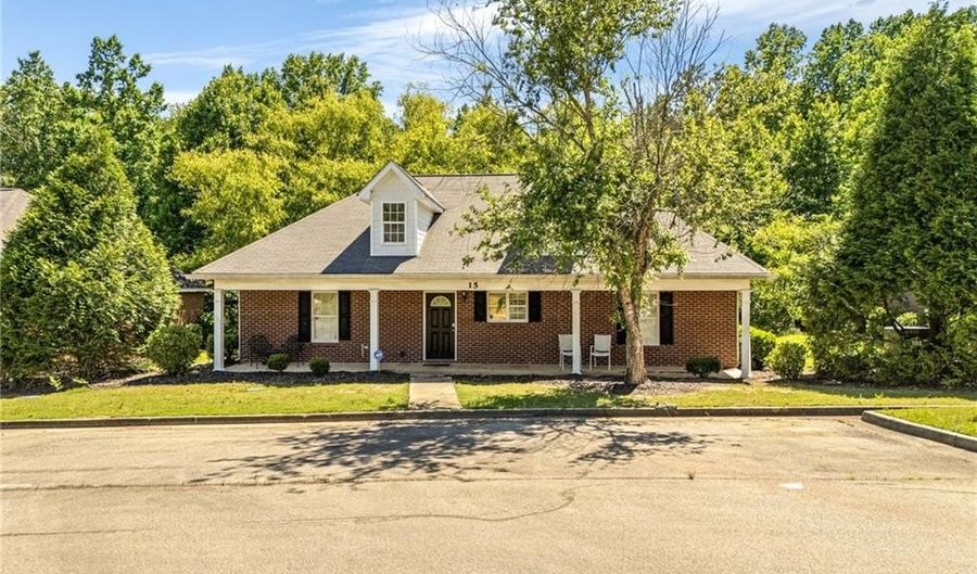 807 W LONGLEAF Dr 15, Auburn, AL 36832 - 4 Beds, 4 Bath