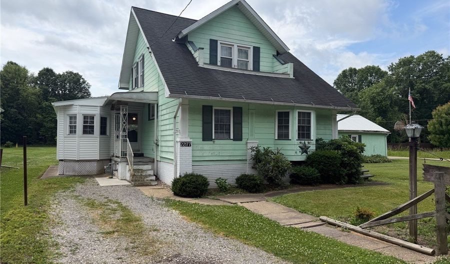 22177 Alden Ave, Alliance, OH 44601 - 3 Beds, 2 Bath
