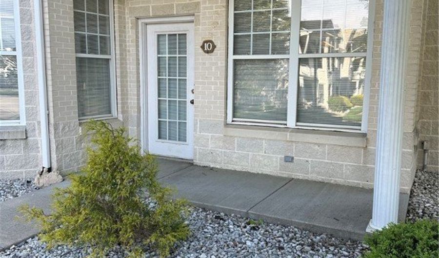 234 Adams Pointe Blvd 10, Adams Twp., PA 16046 - 2 Beds, 2 Bath