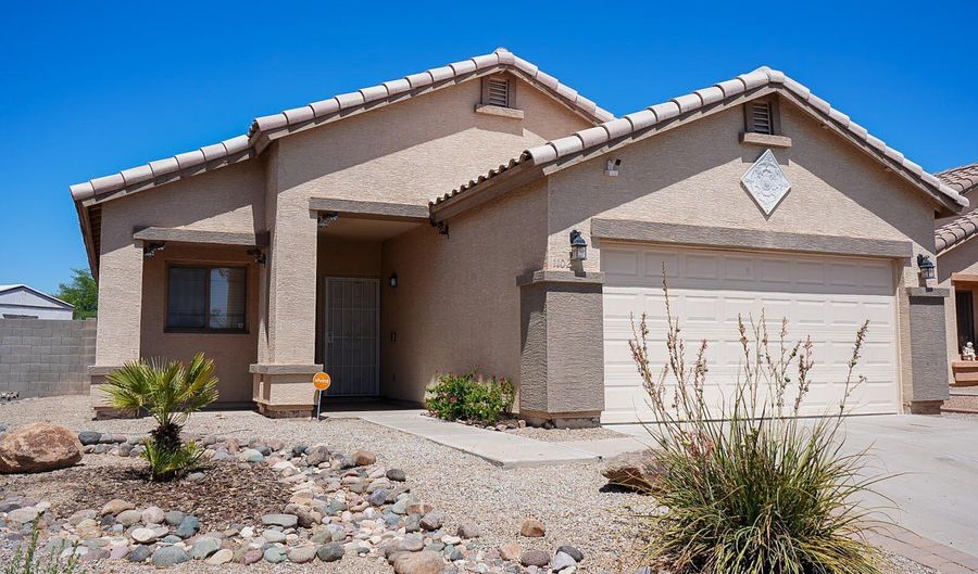 1102 N 5TH St, Buckeye, AZ 85326 - 3 Beds, 2 Bath