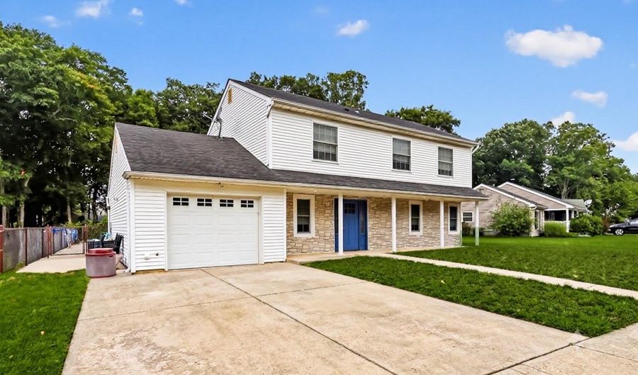 29 Ravenwood Blvd, Barnegat, NJ 08005 - 4 Beds, 3 Bath