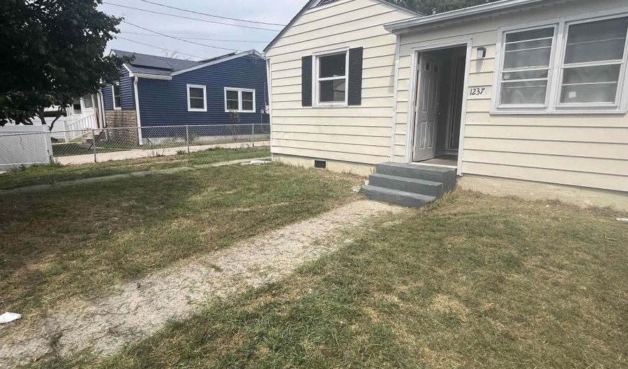 1237 N Michigan Ave, Atlantic City, NJ 08401 - 3 Beds, 1 Bath