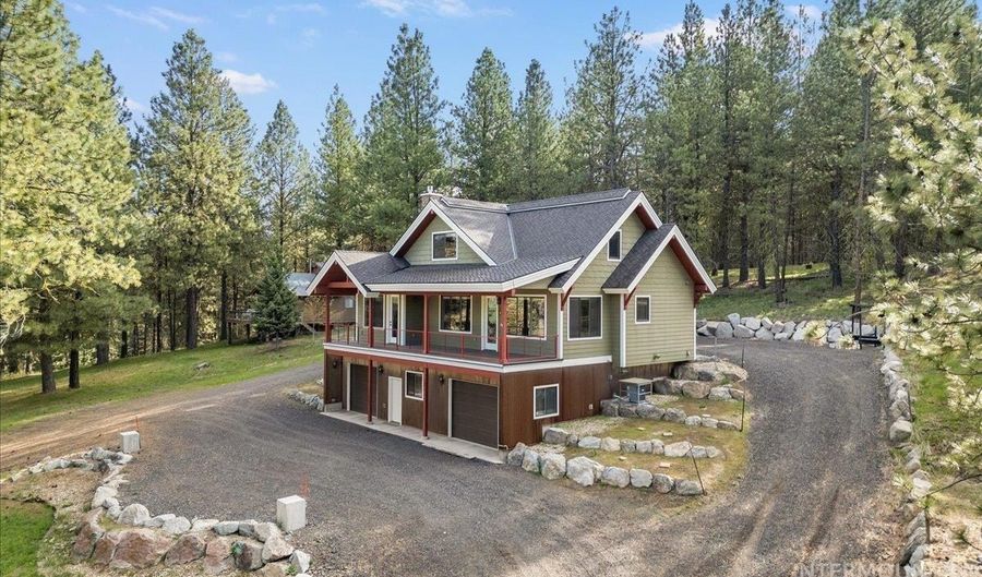 1286 Shore Dr, Cascade, ID 83611 - 3 Beds, 3 Bath