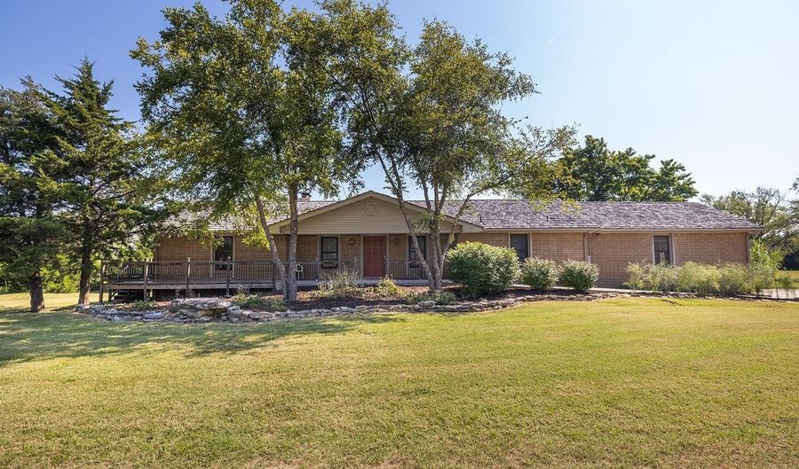 12320 SW 150th, Augusta, KS 67010 - 3 Beds, 3 Bath
