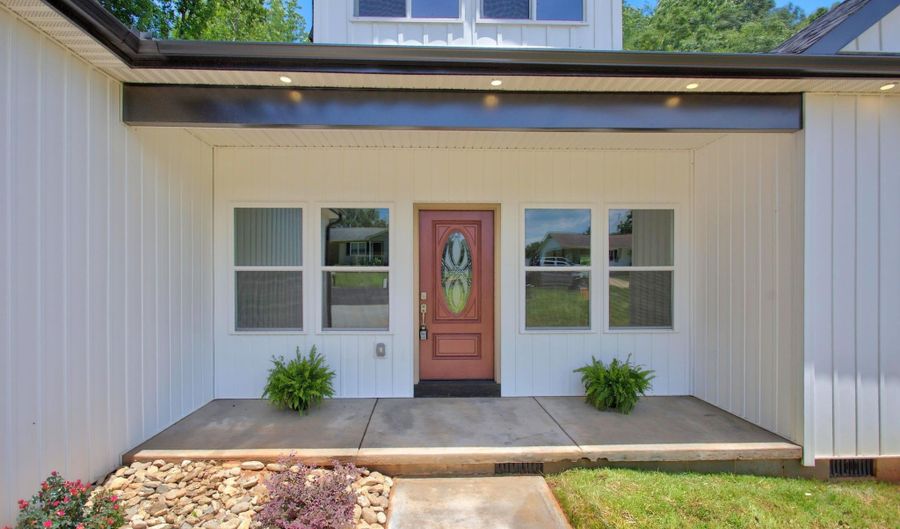223 Maple Dr, Anderson, SC 29621 - 3 Beds, 2 Bath