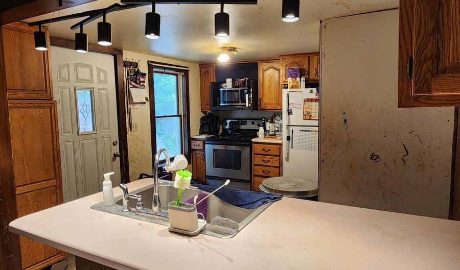 124 Park Ave, Allegan, MI 49010 - 3 Beds, 1 Bath