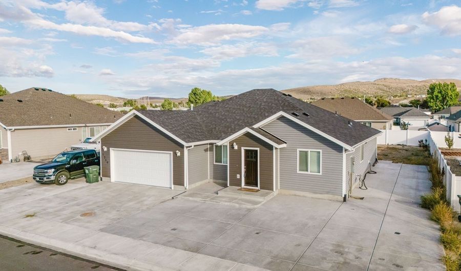 1714 Opal Dr, Elko, NV 89801 - 4 Beds, 2 Bath
