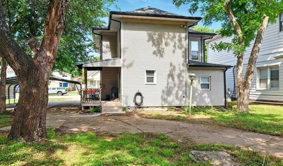 1206 S Osage Ave, Bartlesville, OK 74003 - 5 Beds, 3 Bath