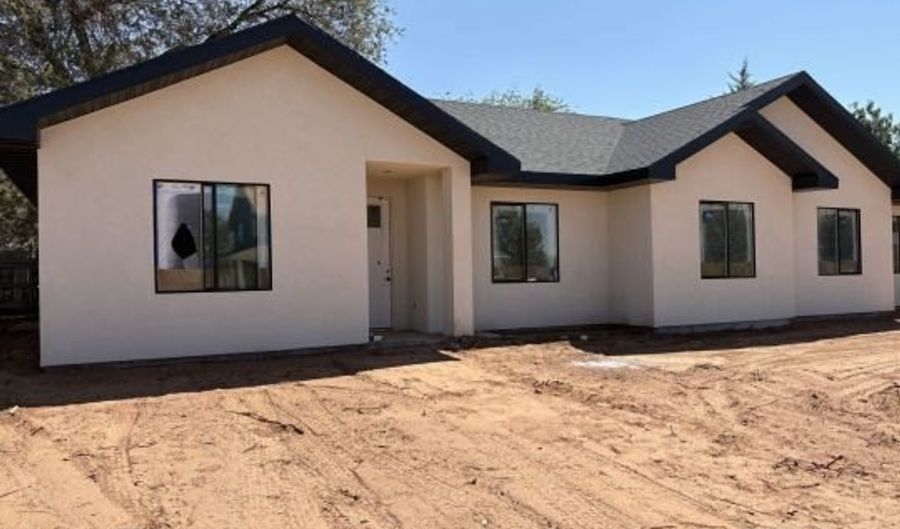 160 S Pioneer St, Colorado City, AZ 86021 - 3 Beds, 2 Bath