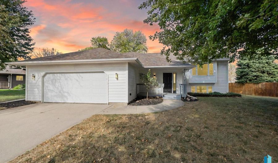 1000 E Maywood St, Brandon, SD 57005 - 4 Beds, 2 Bath