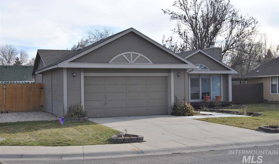 11655 W Powderhorn Ct, Boise, ID 83713 - 3 Beds, 2 Bath