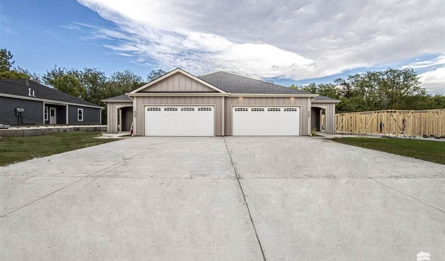 1801 NW 17th St, Abilene, KS 67410 - 3 Beds, 2 Bath