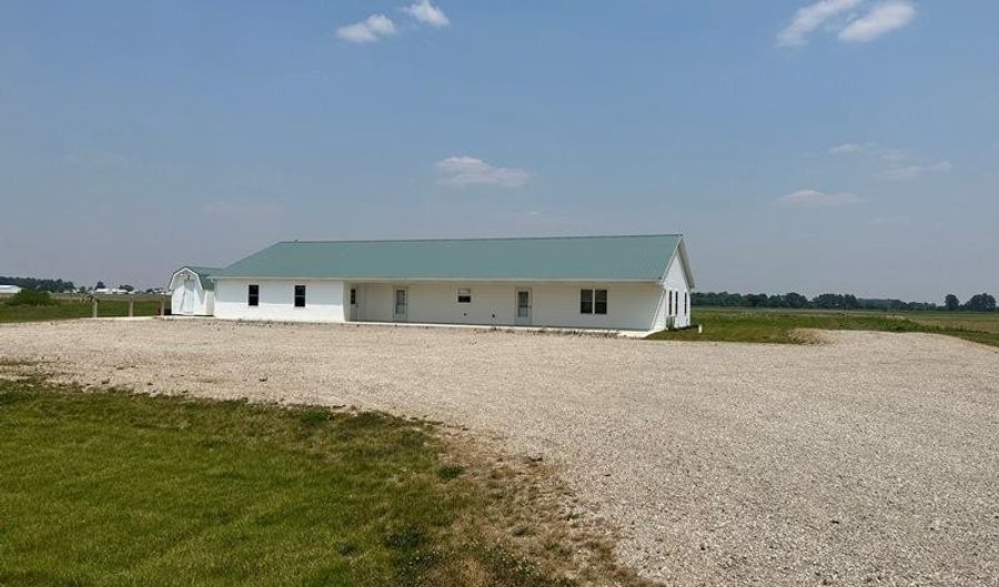 2499 S US Hwy 27 Rd, Berne, IN 46711 - 2 Beds, 2 Bath