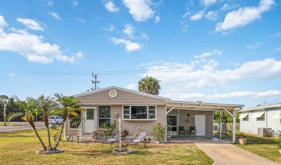 901 Laurel Cir, Barefoot Bay, FL 32976 - 2 Beds, 2 Bath
