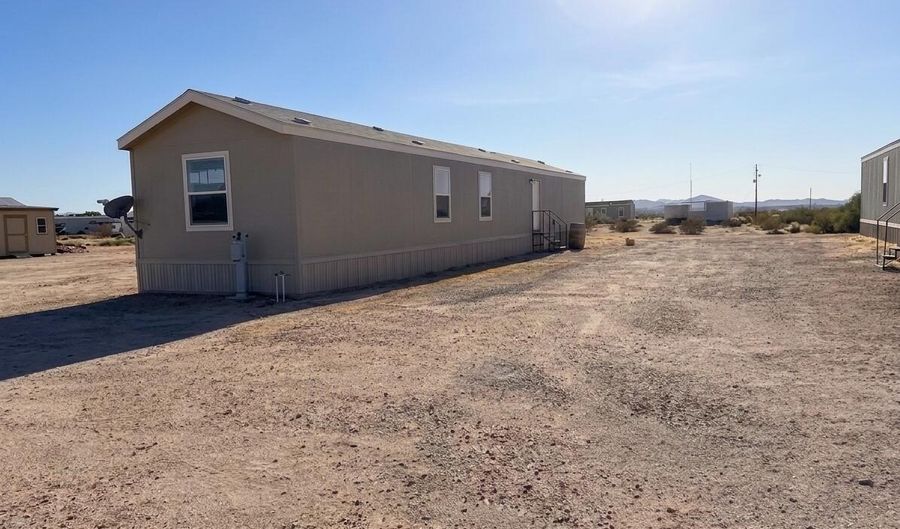 33336 Sahara Way, Bouse, AZ 85325 - 3 Beds, 2 Bath