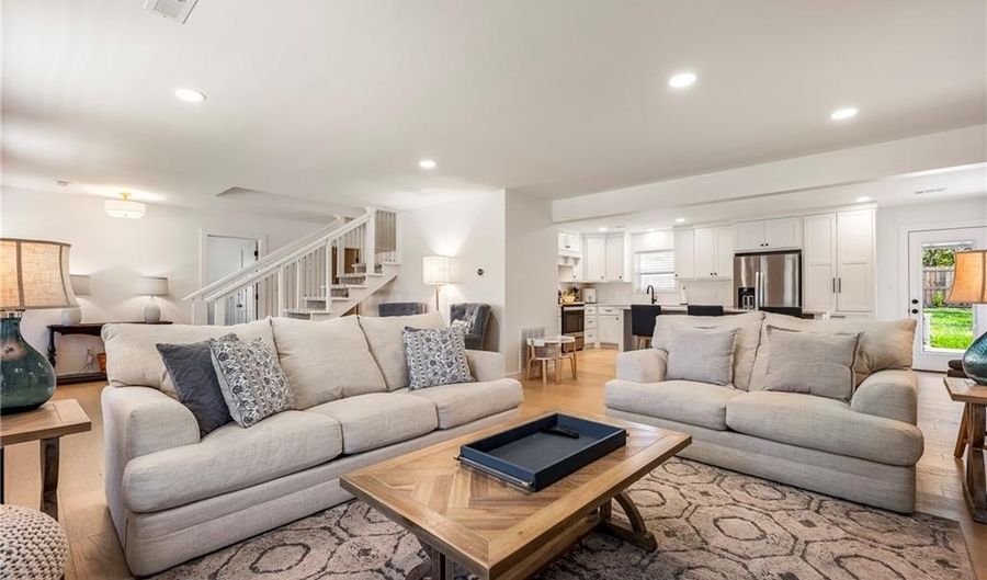 1004 Robin Haven Dr, Bentonville, AR 72712 - 4 Beds, 3 Bath