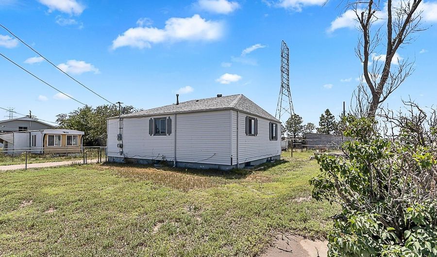 1301 E FOX FARM Rd, Cheyenne, WY 82009 - 0 Beds, 2 Bath