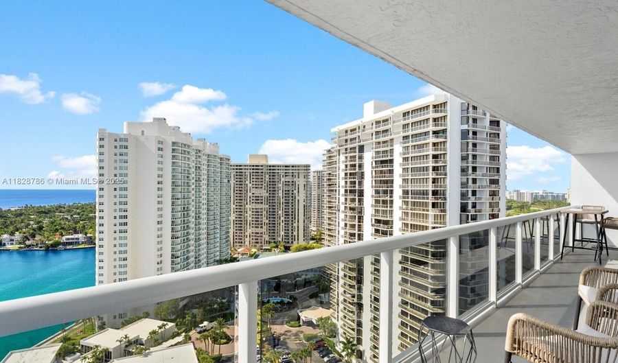20505 E Country Club Dr PH36, Aventura, FL 33180 - 2 Beds, 2 Bath