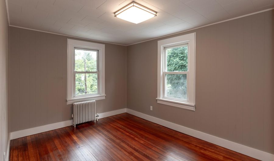 17 S Airmont Rd, Airmont, NY 10901 - 3 Beds, 2 Bath