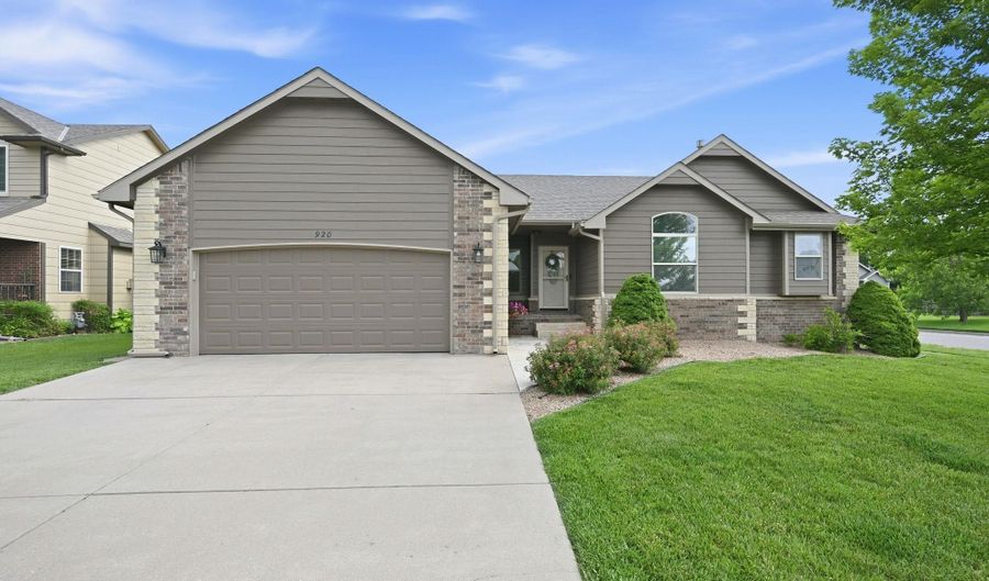 920 W Mtn, Andover, KS 67002 - 5 Beds, 3 Bath