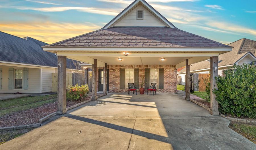 111 Acacia Ln, Abbeville, LA 70510 - 3 Beds, 2 Bath