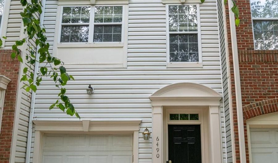 6490 TAYACK Pl, Alexandria, VA 22312 - 2 Beds, 3 Bath
