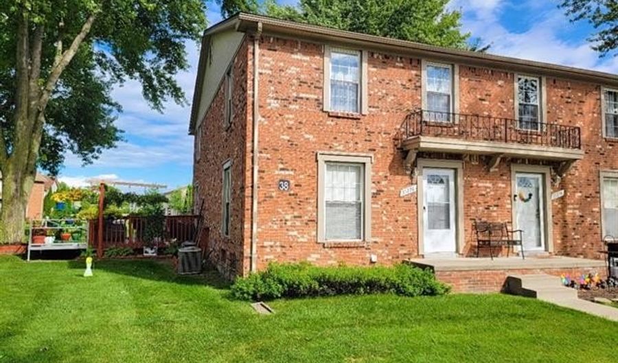 35276 Terrybrook Dr, Sterling Heights, MI 48312 - 2 Beds, 1 Bath