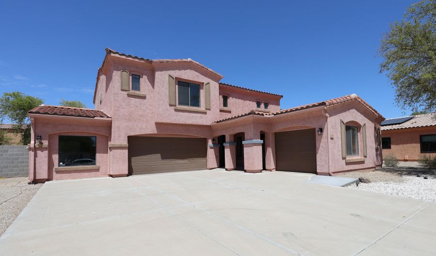 121 N SILVERWOOD Dr, Casa Grande, AZ 85122 - 5 Beds, 3 Bath