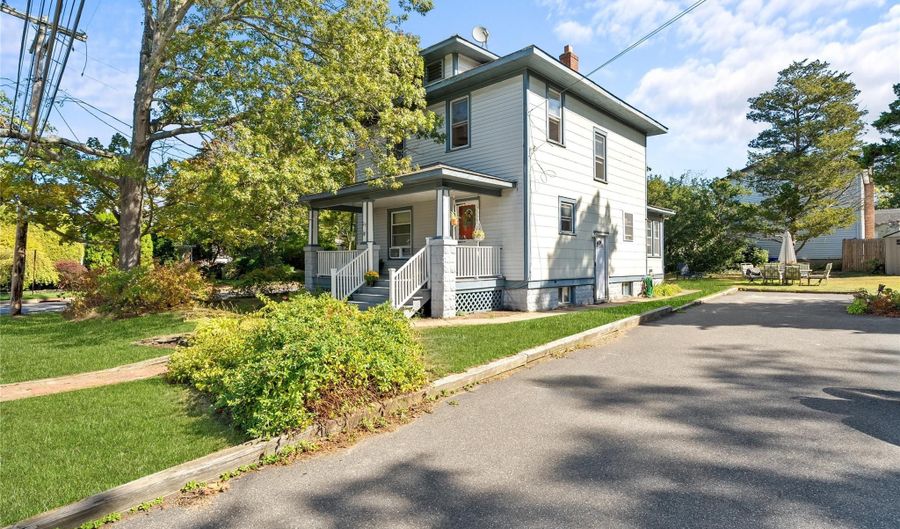 29 Lake St, Amityville, NY 11701 - 3 Beds, 2 Bath
