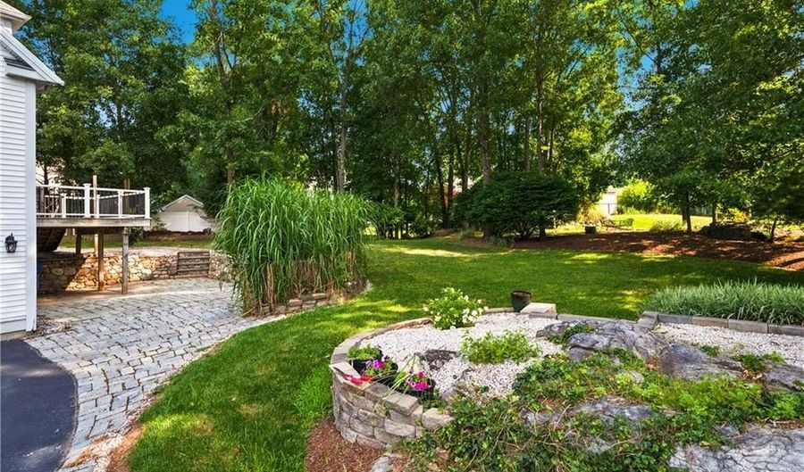 6 Cathedral Ct, Cumberland, RI 02864 - 4 Beds, 3 Bath
