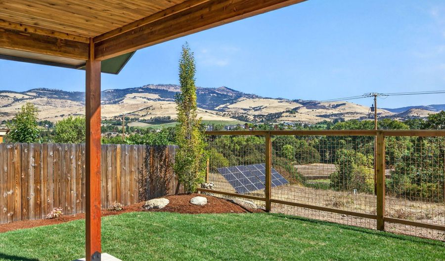 224 Alicia St, Ashland, OR 97520 - 5 Beds, 5 Bath