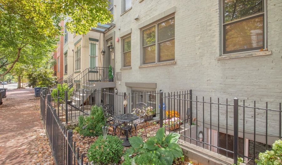 1240 4TH St NW T, Washington, DC 20001 - 1 Beds, 2 Bath