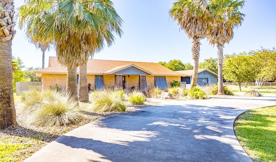 1602 S Avenue A, Aransas Pass, TX 78336 - 3 Beds, 2 Bath