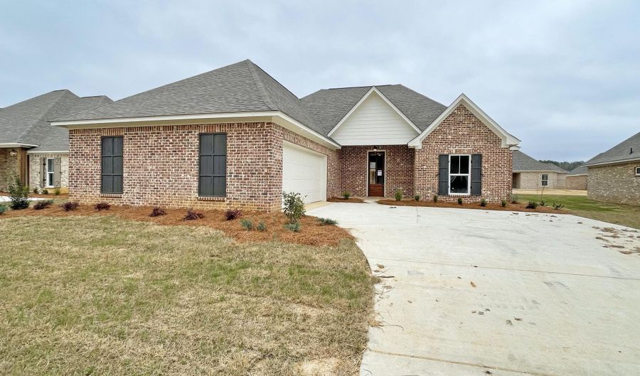 206 Wethersfield Dr, Florence, MS 39073 - 4 Beds, 3 Bath