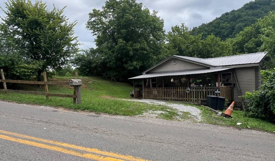 7890 KY RT 2030, Banner, KY 41603 - 3 Beds, 1 Bath