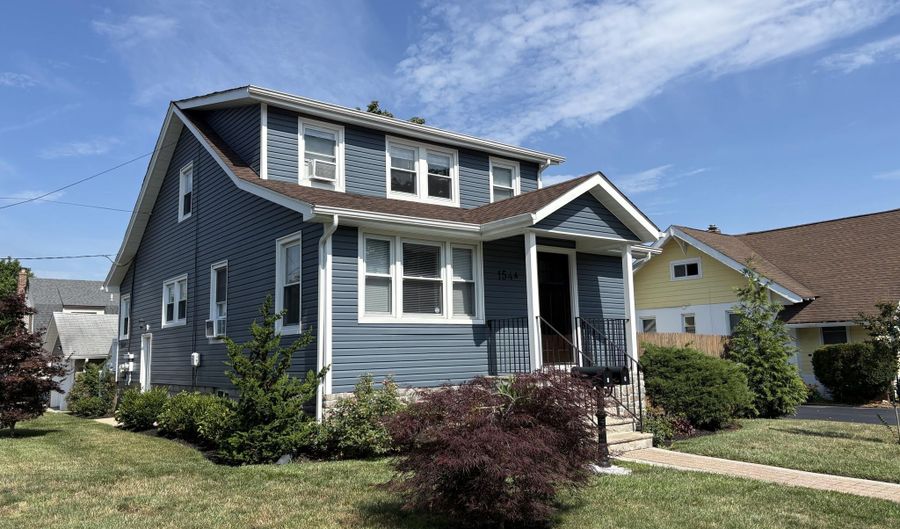 154 8th St A, Belford, NJ 07718 - 2 Beds, 2 Bath