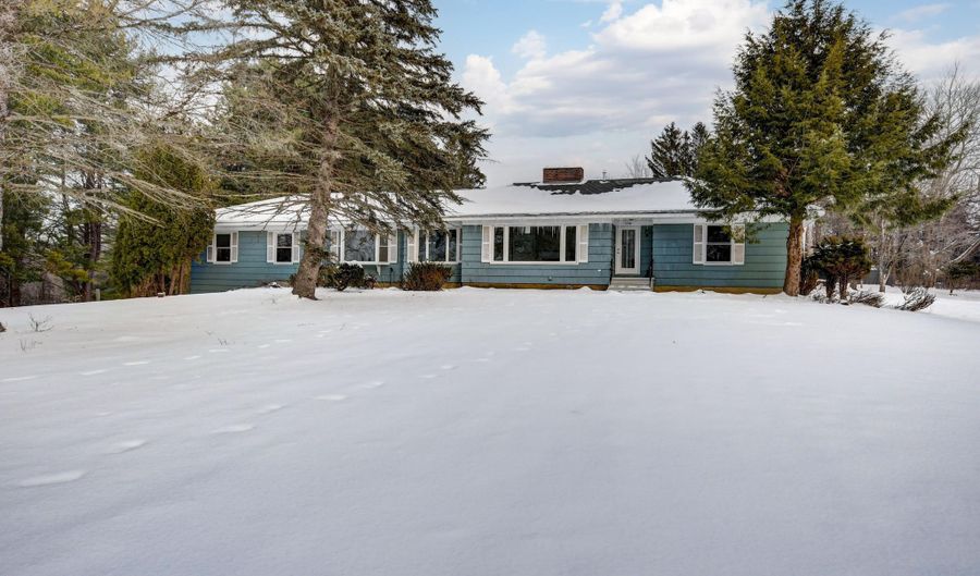 179 Steadwell Rd, Amsterdam, NY 12010 - 6 Beds, 3 Bath