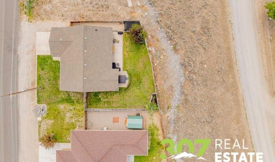2929 E Ave, Cody, WY 82414 - 4 Beds, 3 Bath