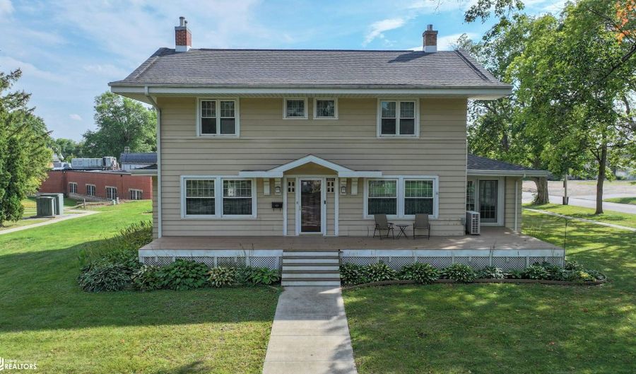 1004 2nd Ave, Ackley, IA 50601 - 4 Beds, 2 Bath