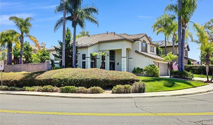 4 Larkspur, Aliso Viejo, CA 92656 - 5 Beds, 3 Bath