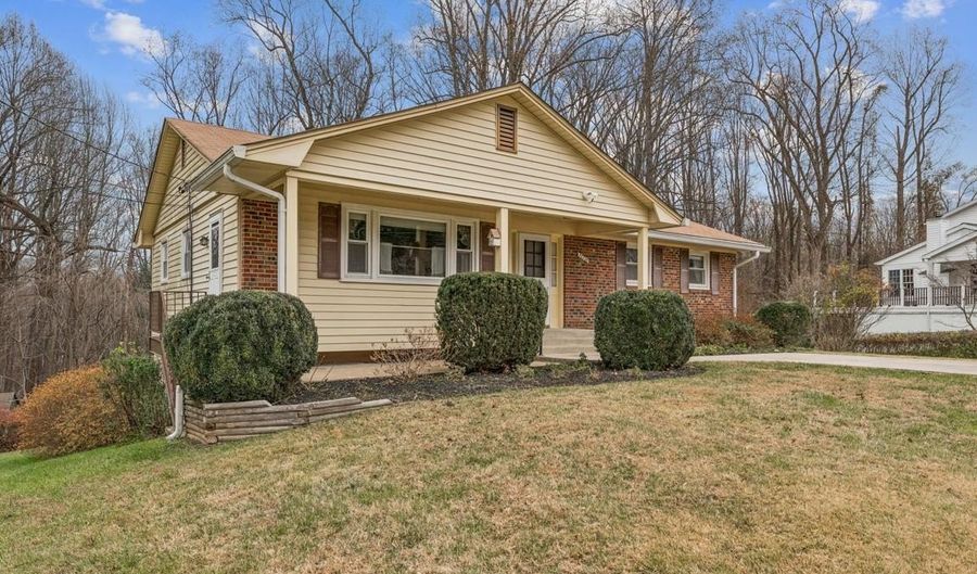 17731 STRILEY Dr, Ashton, MD 20861 - 4 Beds, 3 Bath