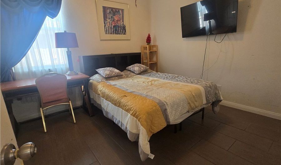 10522 Haywood Dr, Las Vegas, NV 89135 - 4 Beds, 3 Bath