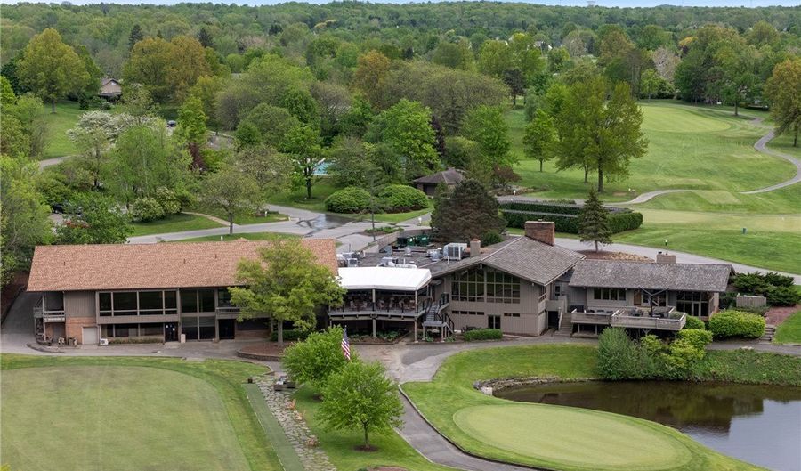 540 Bent Creek Oval, Aurora, OH 44202 - 4 Beds, 5 Bath