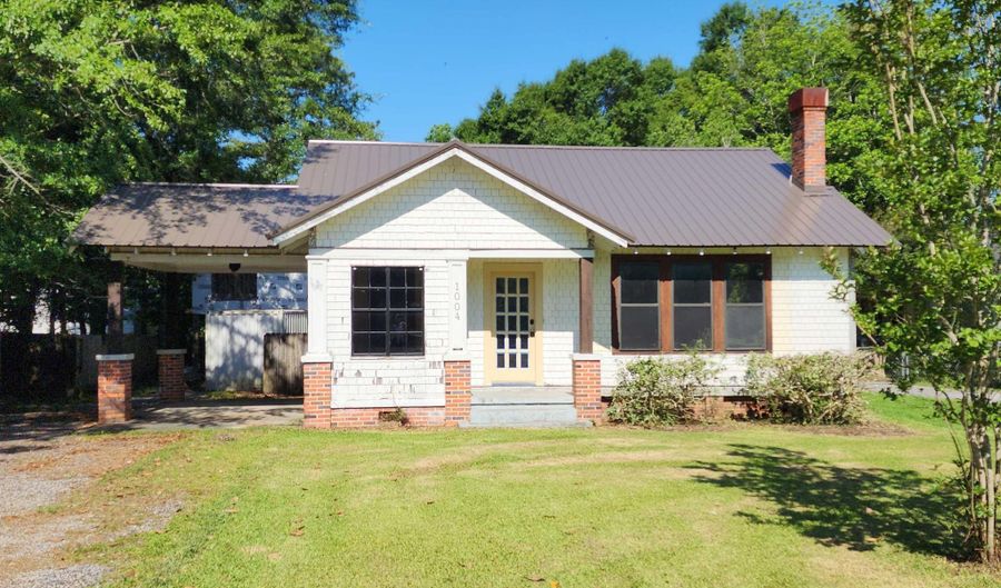 1004 S Pensacola Ave, Atmore, AL 36502 - 4 Beds, 2 Bath