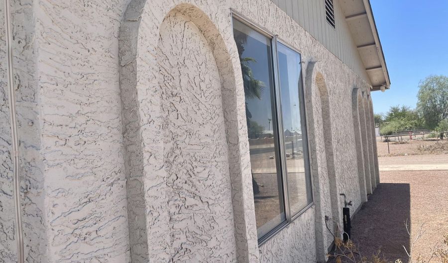 143 S Mountain Rd, Apache Junction, AZ 85120 - 2 Beds, 1 Bath