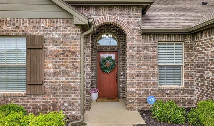 1937 Lester Ave, Bartlesville, OK 74006 - 4 Beds, 3 Bath