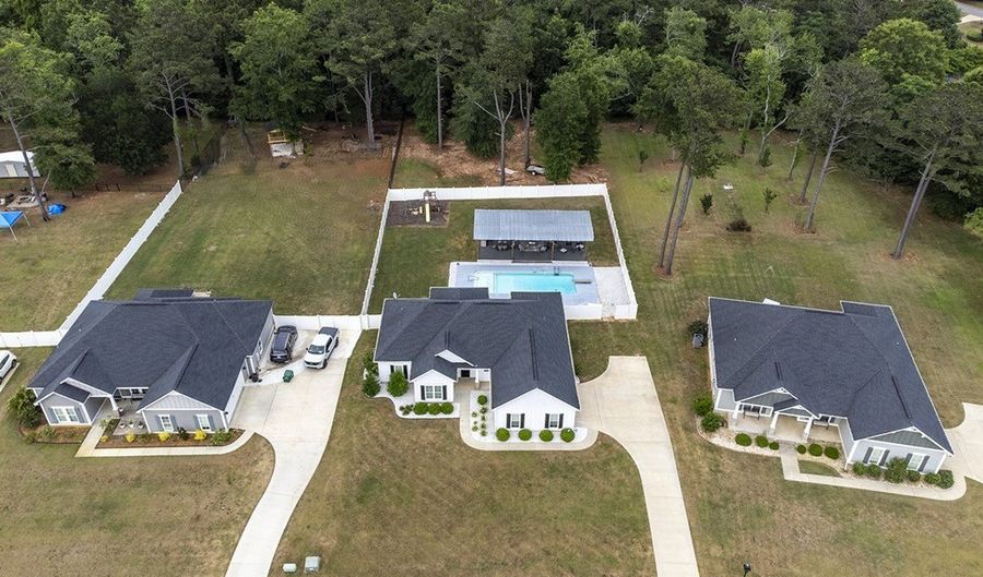 122 Hollister Dr, Albany, GA 31721 - 4 Beds, 3 Bath