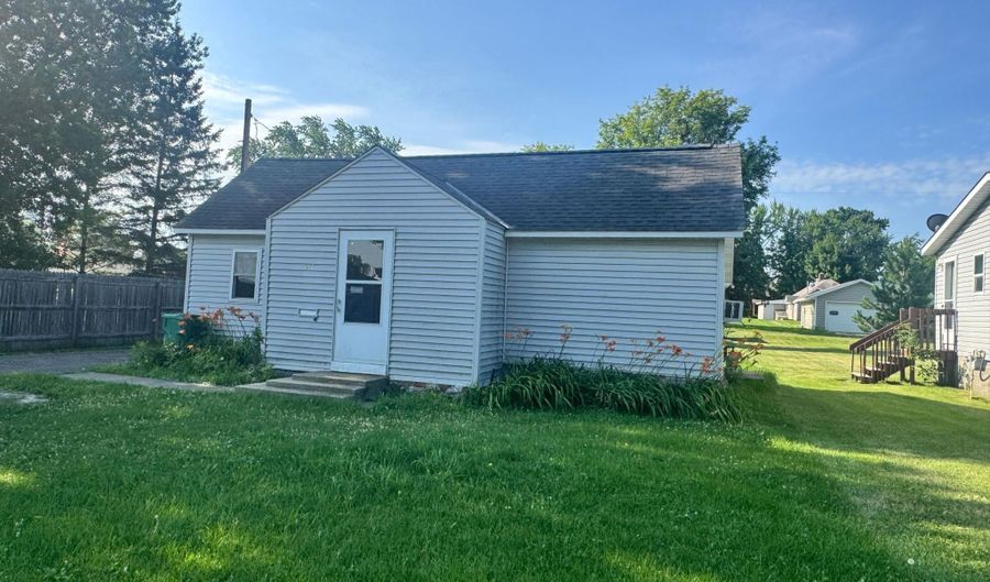 511 5th St NW, Aitkin, MN 56431 - 2 Beds, 1 Bath