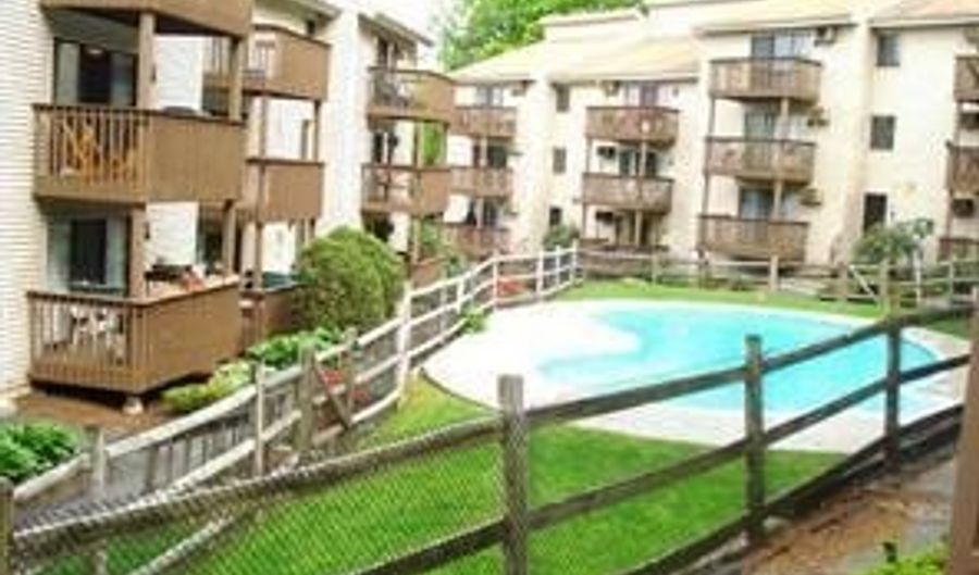 38 Padanaram Ave 1, Danbury, CT 06811 - 2 Beds, 1 Bath